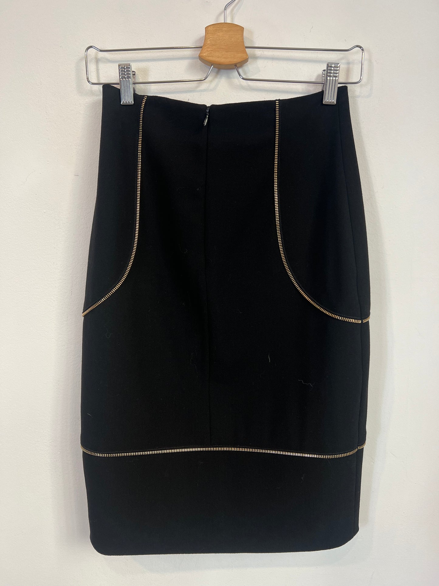 GEORGE RECH. Falda detalles dorados. T 36