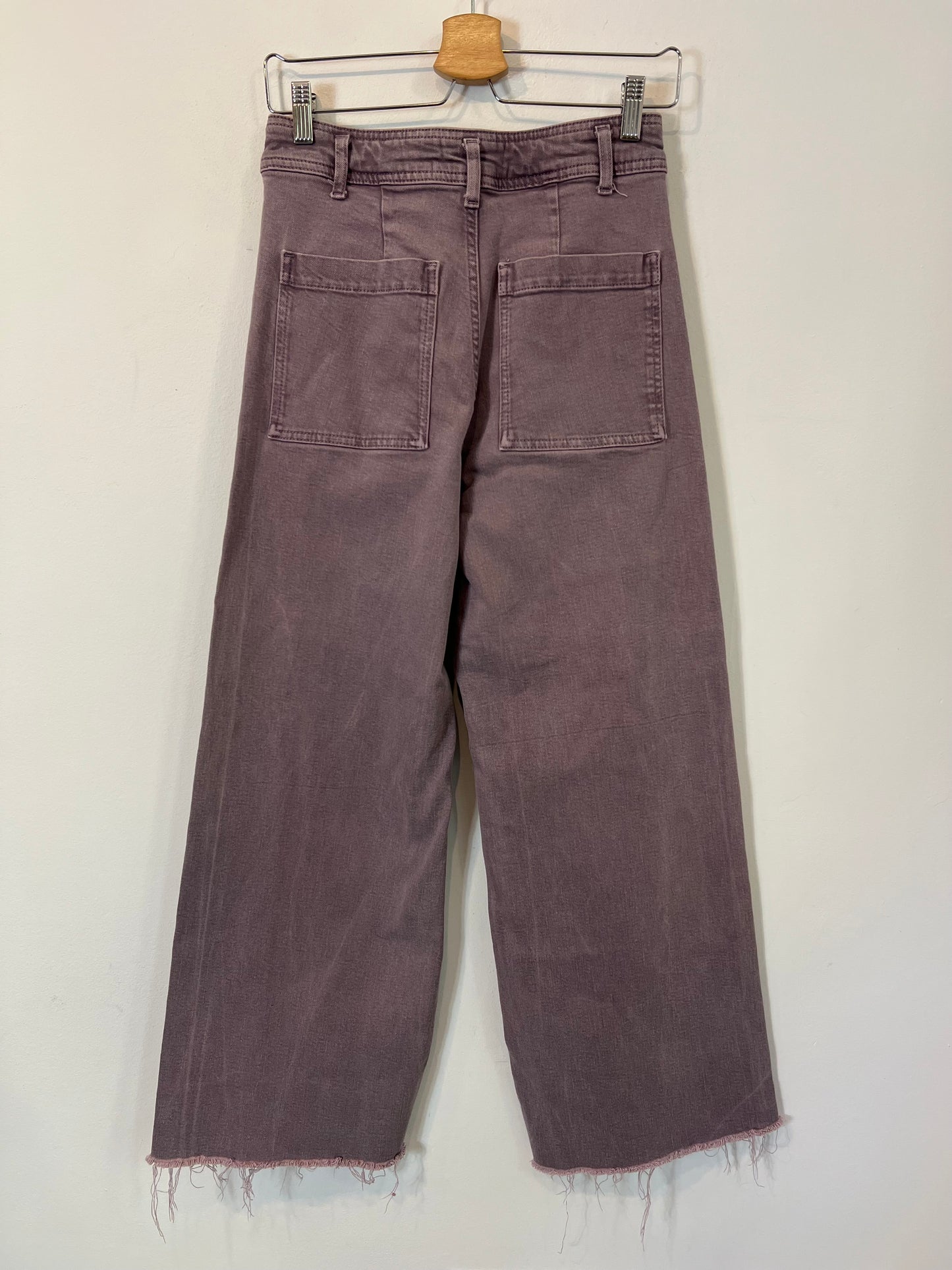 ZARA. Pantalón lila culotte T.38