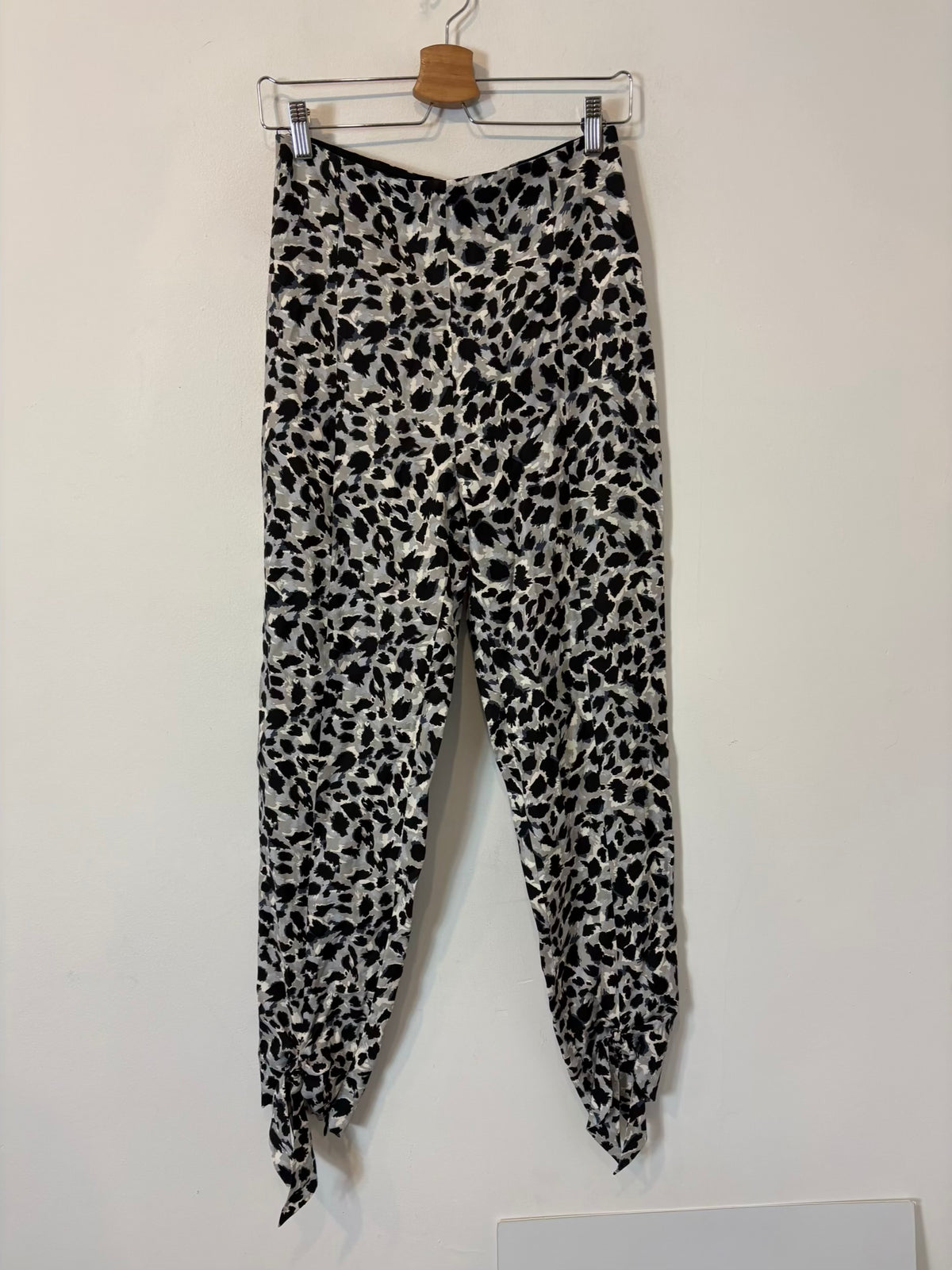 CARMEN MARCH. Pantalón fluido estamapdo