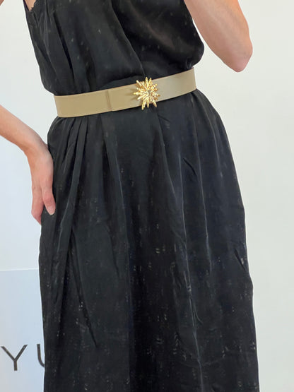 MICUIR X DOSPRIMERAS. Cinturón beige estrella T.s