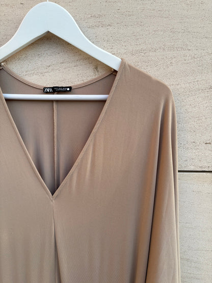 ZARA. Vestido largo punto elástico beige