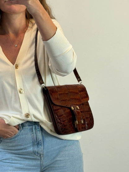 OTRAS. Bolso piel vintage hebilla
