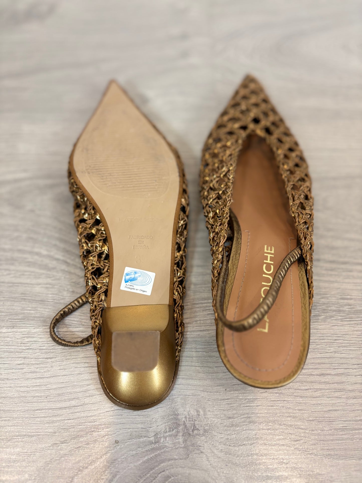 LATOUCHE. Zapatos ocre trenzado T 39