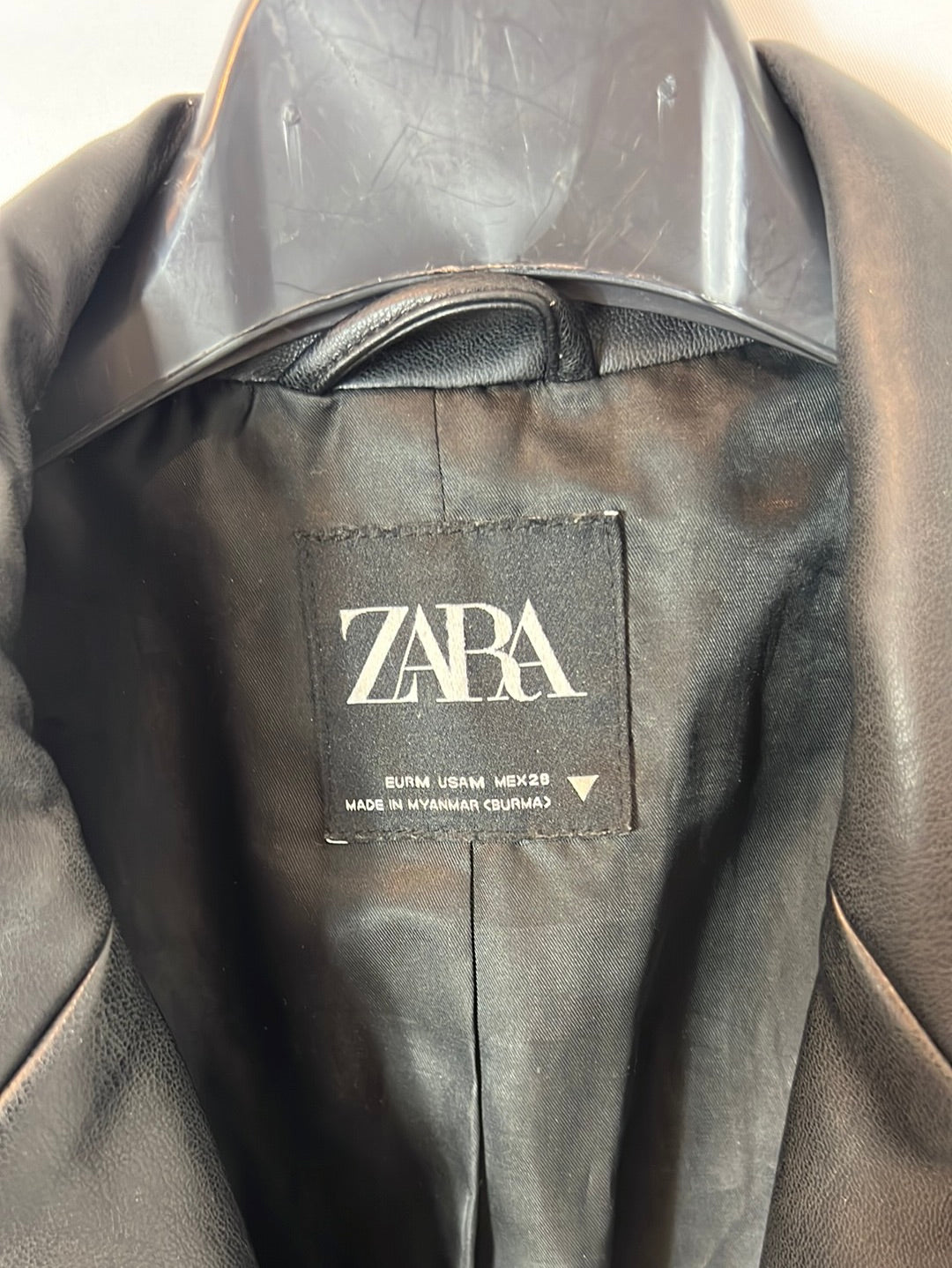 ZARA. Short faux leather jacket TM