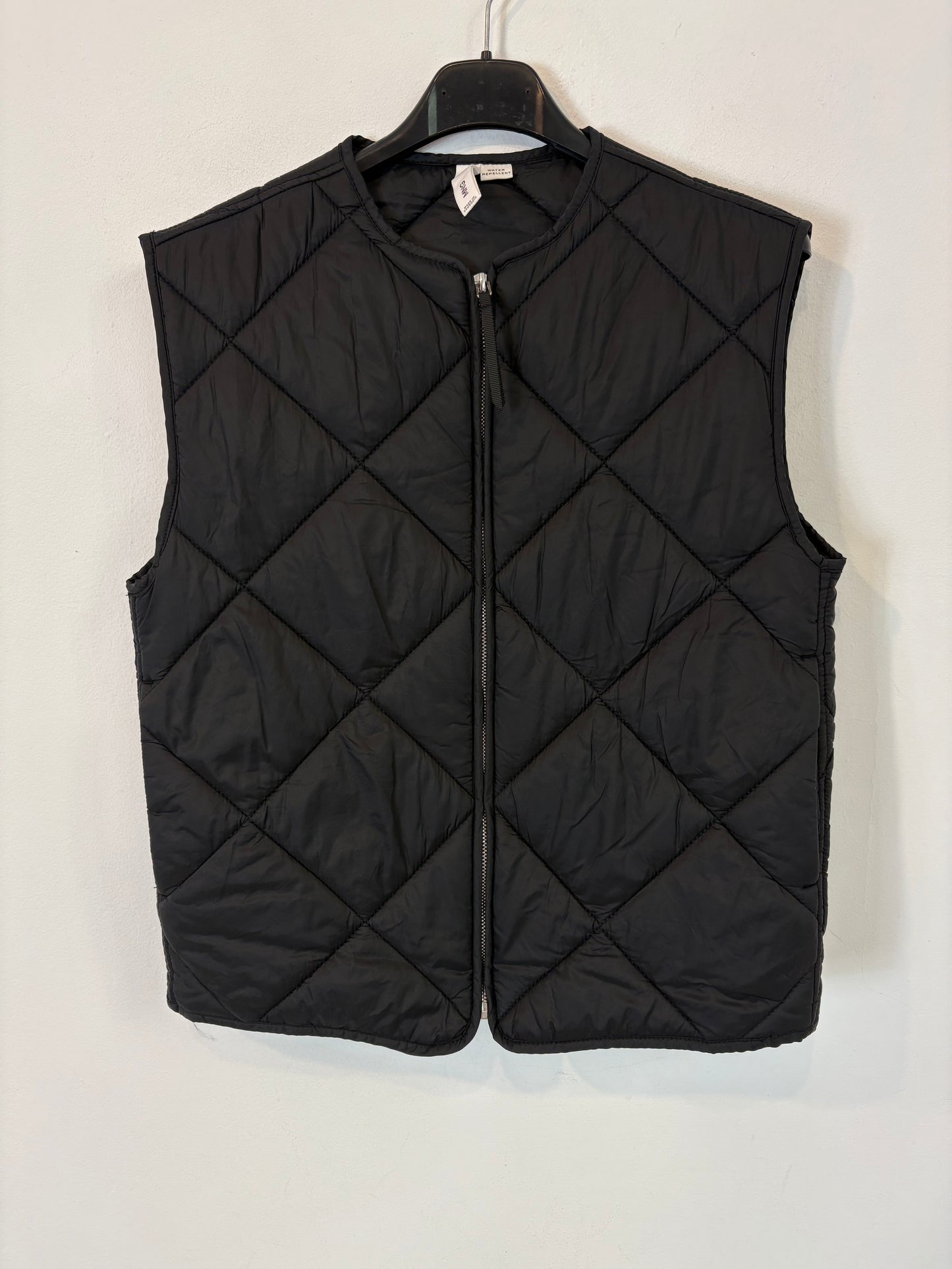 MANGO. Chaleco acolchado negro. T XS