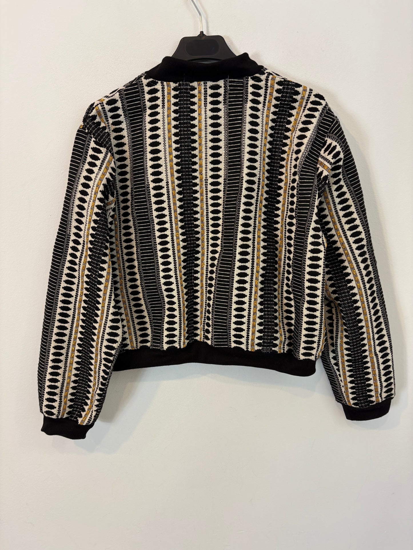 OTRAS. Conjunto bomber y bermuda textura. T S