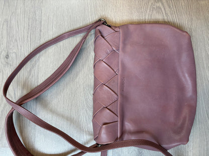 MALABABA. Bolso rosa palo trenzado