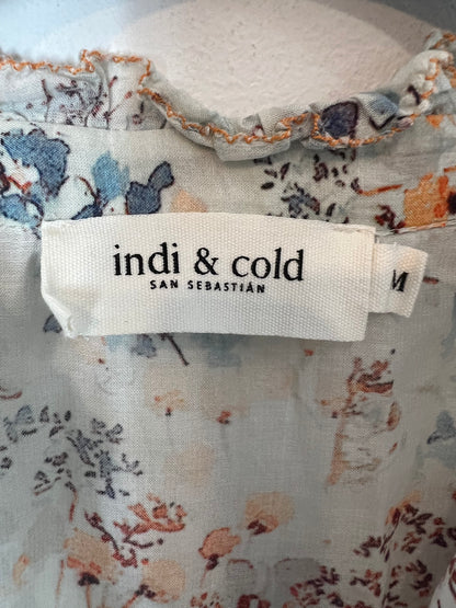INDI &amp; COLD. Flowy floral blouse with ruffled collar. TM