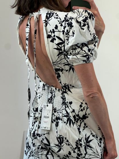 ZARA. Vestido blanco flores T.s