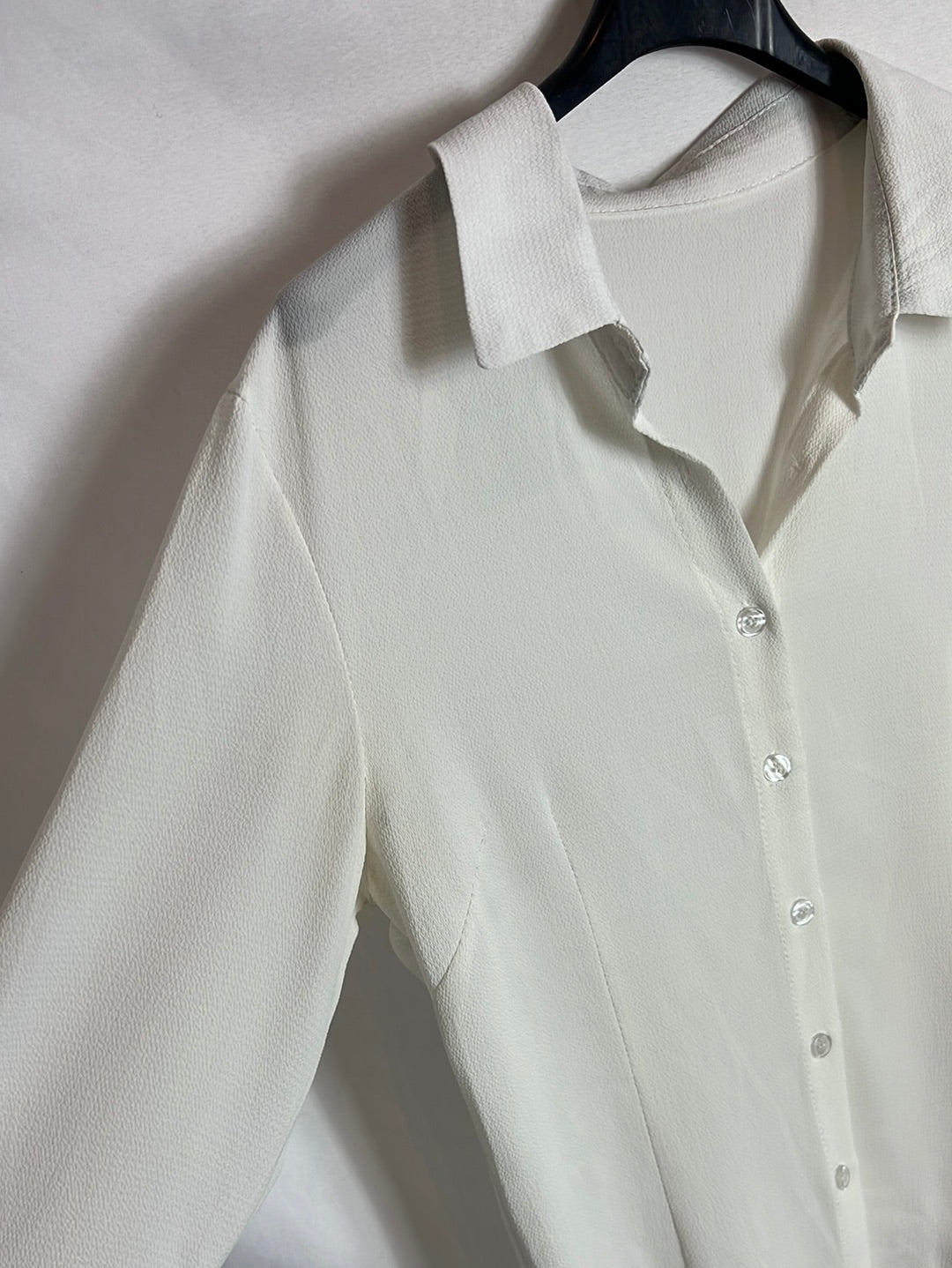 OTRAS. Blusa blanca fluida . T M