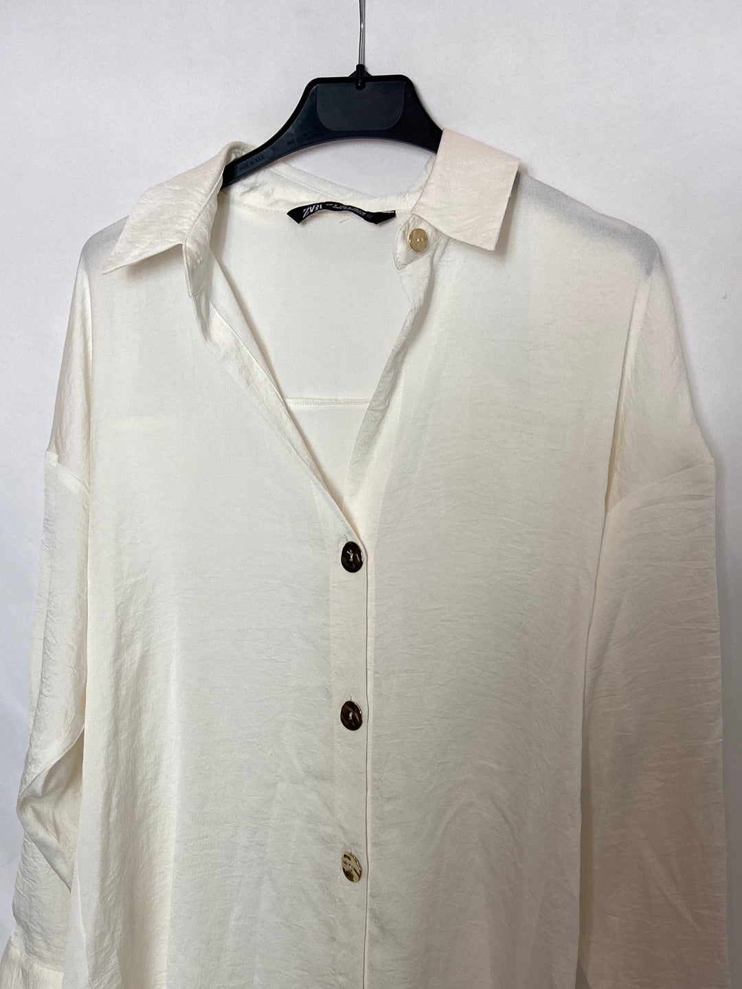 ZARA. Tm oversized white blouse