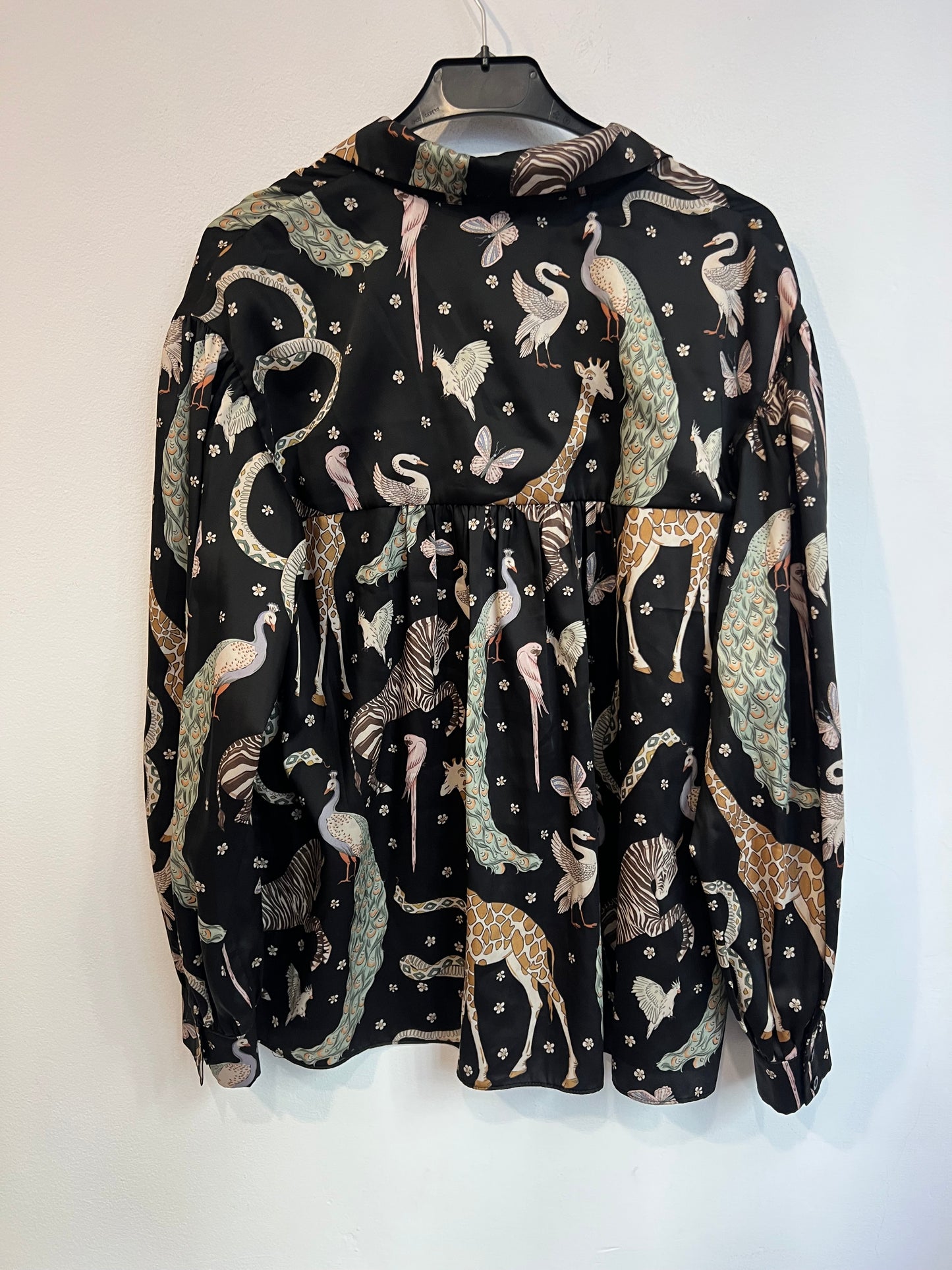 ZARA. Black satin printed blouse. T.S.