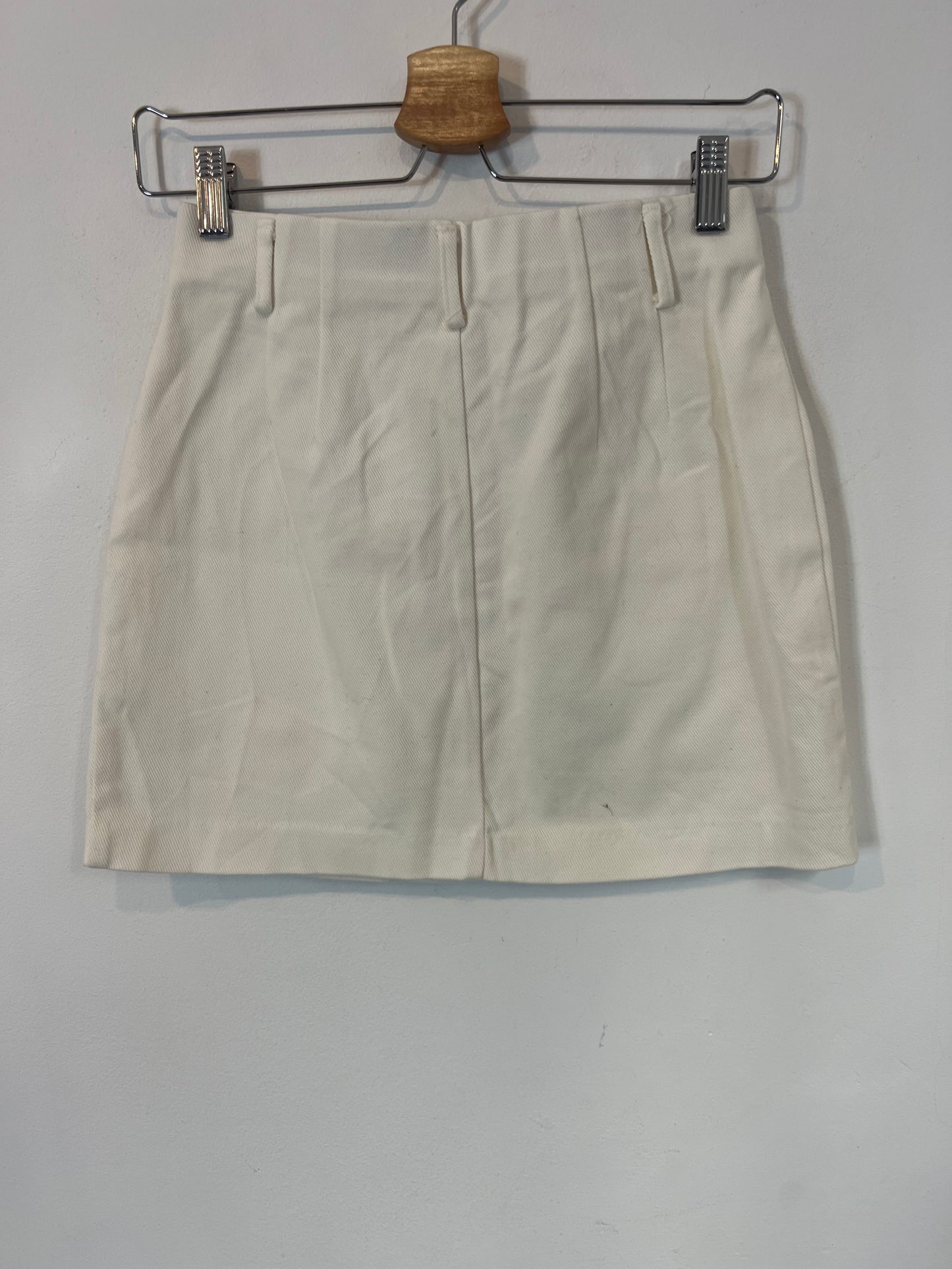 ZARA. falda denim blanca T.s