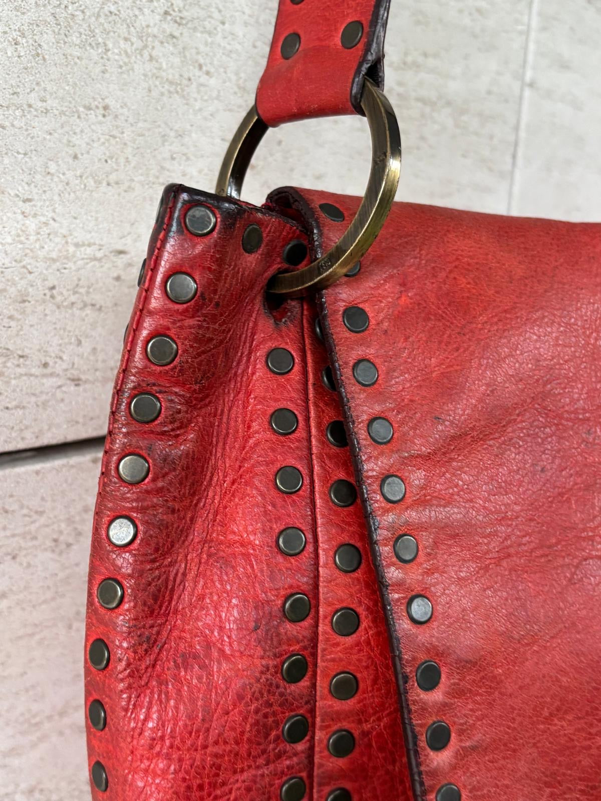 CAROLINA HERRERA. Bolos de hombro rojo tachuelas vintage