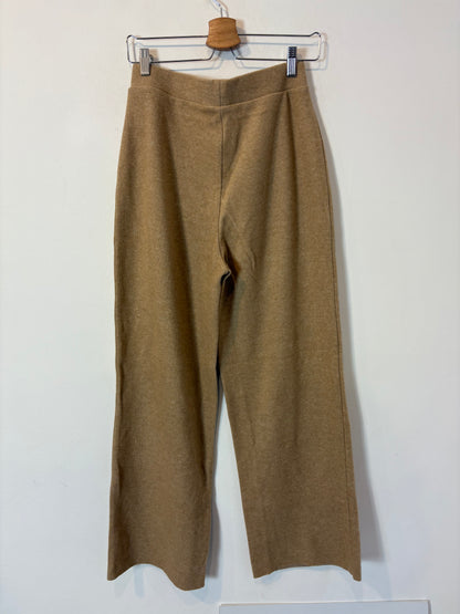 ZARA. Pantalón beige punto
