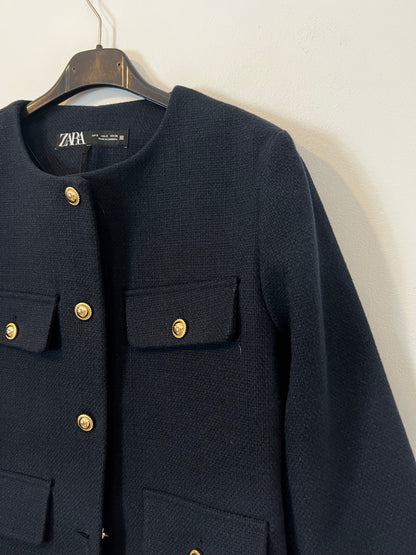 ZARA. Chaqueta azul botones dorados