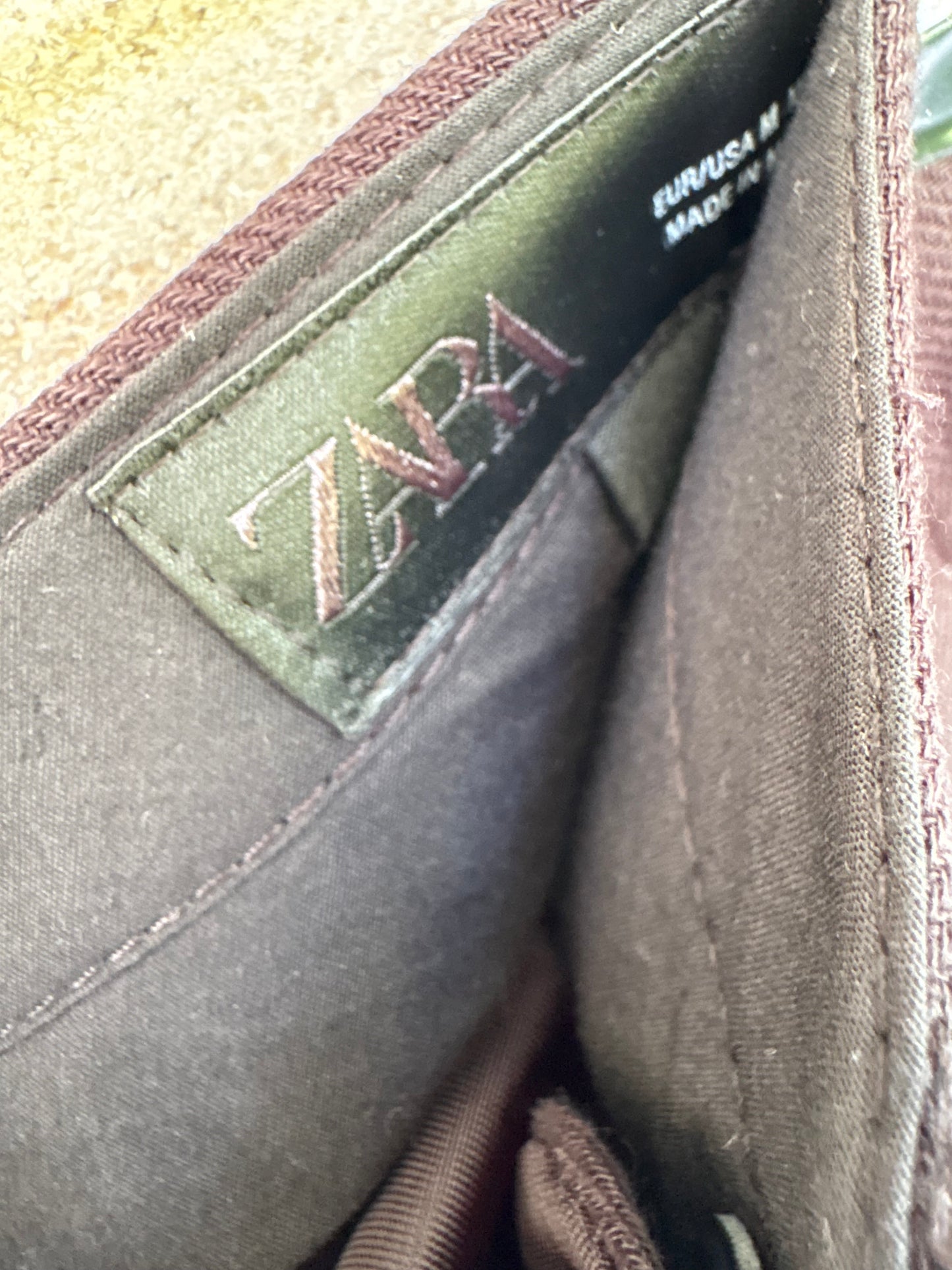 ZARA. Pantalón cintura alta  de lino