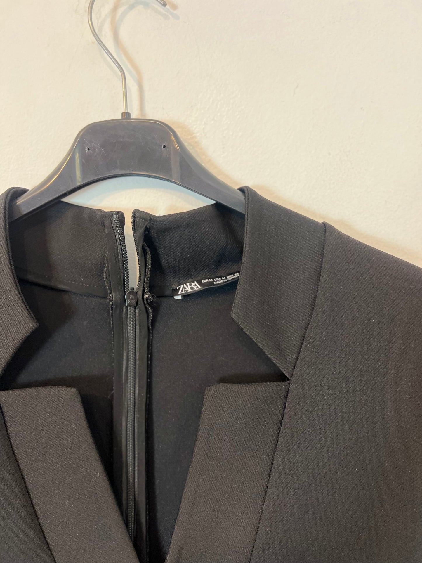 ZARA. Mono negro largo  T.m