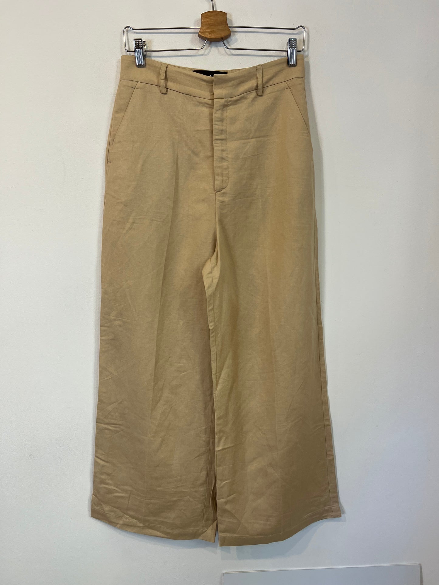 ZUBI. Pantalón fluido beige T.38