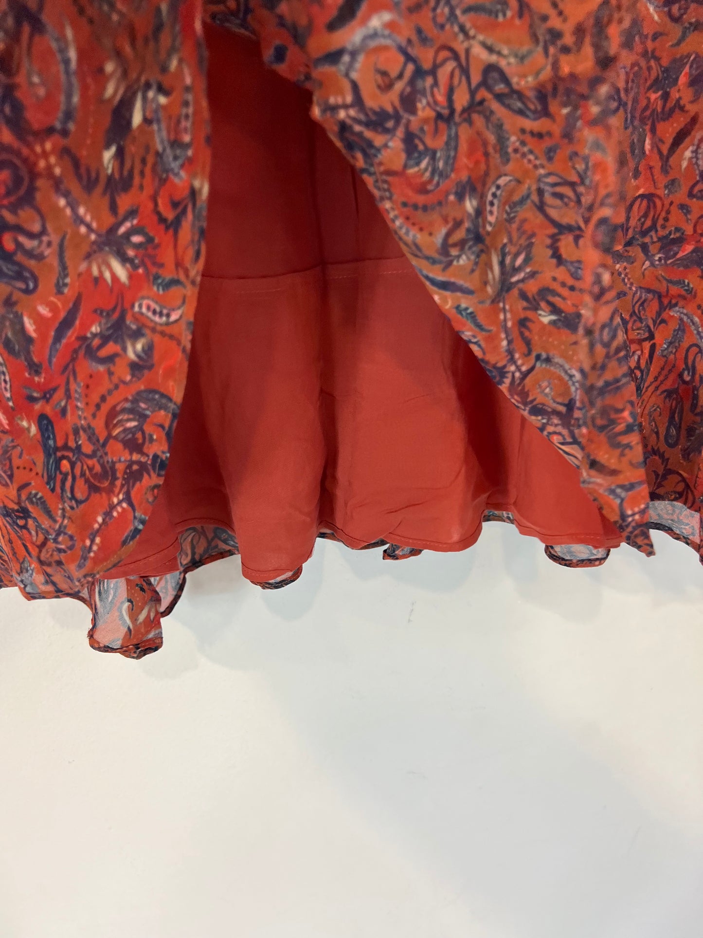 IRO. Flowing tile-effect short skirt, size 36