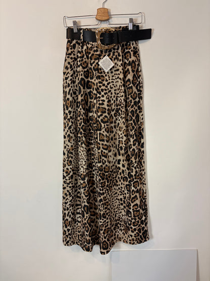 ZARA. Pantalón ancho satinado cinturón