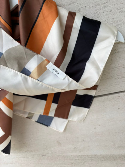 Pañuelo estampado geométrico