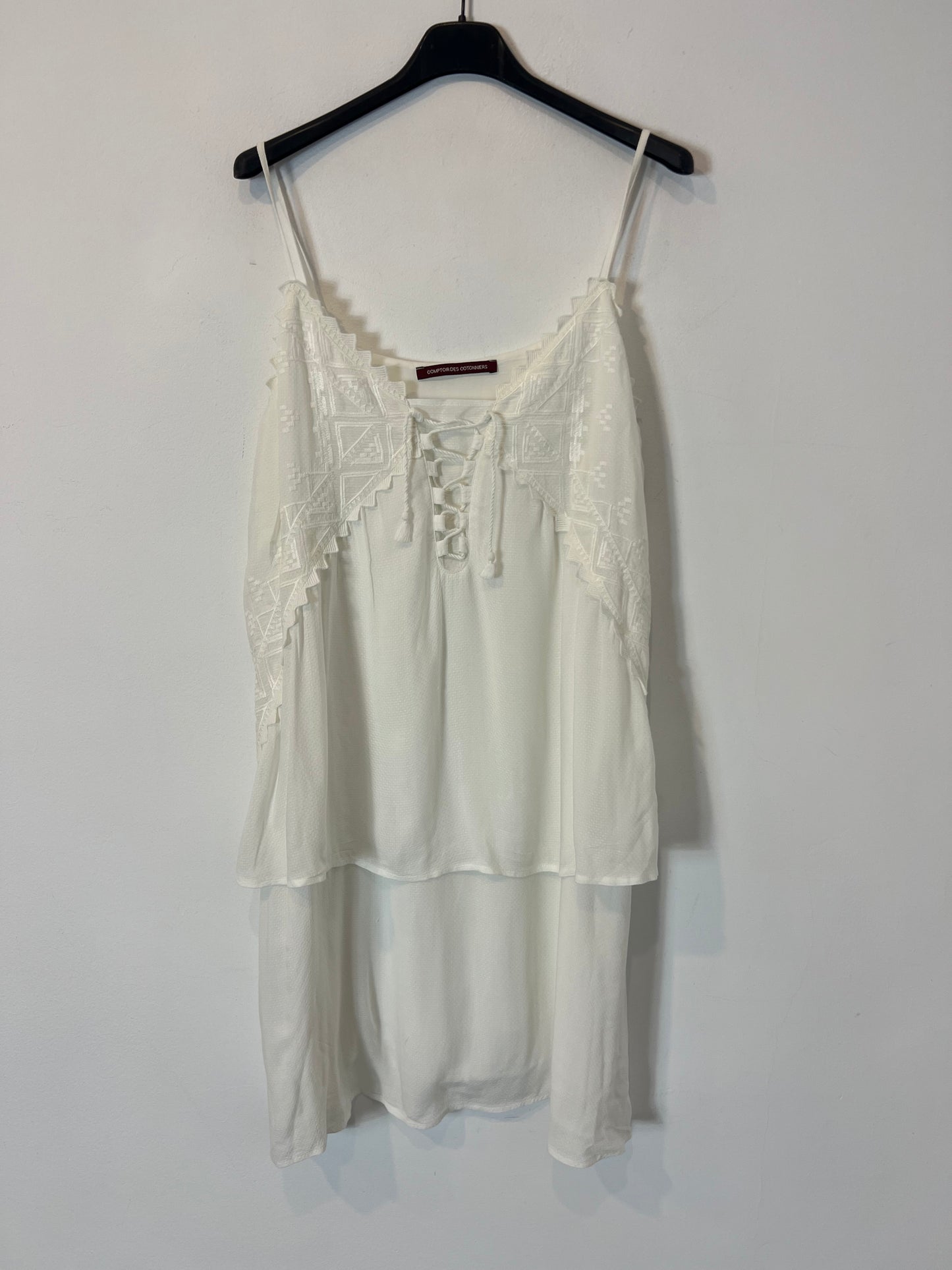 COMPTOIR DES COTONNIERS. Flowing white embroidered dress. Size 38