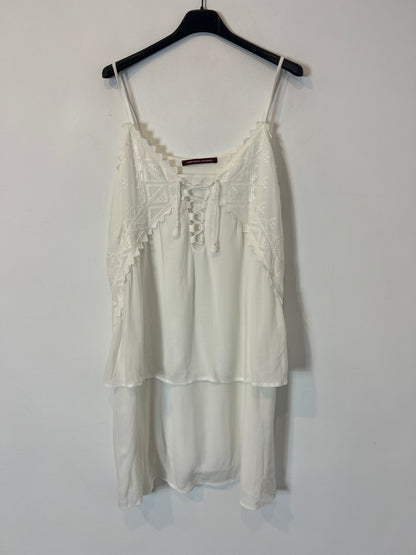 COMPTOIR DES COTONNIERS. Flowing white embroidered dress. Size 38