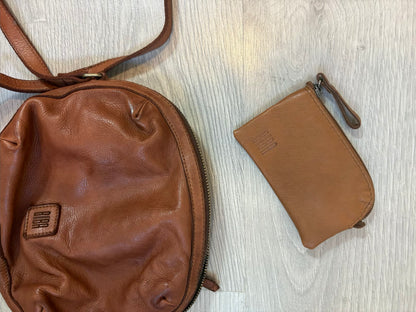 BIBA. Bolso piel marrón asa larga
