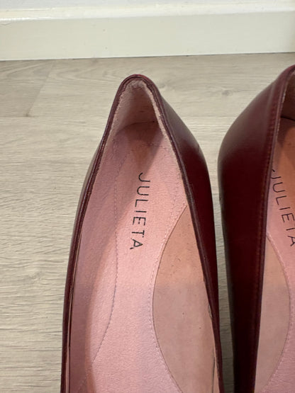 JULIETA. Tacones burdeos piel