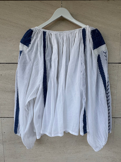 SLUIZ IBIZA. Blusa booho blanca bordados