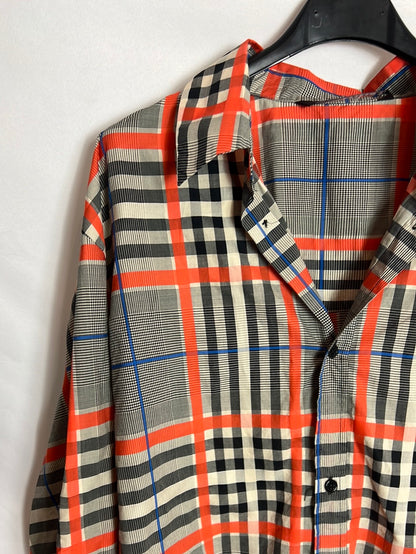 ZARA. Blusa cuadros azules y naranjas. T L