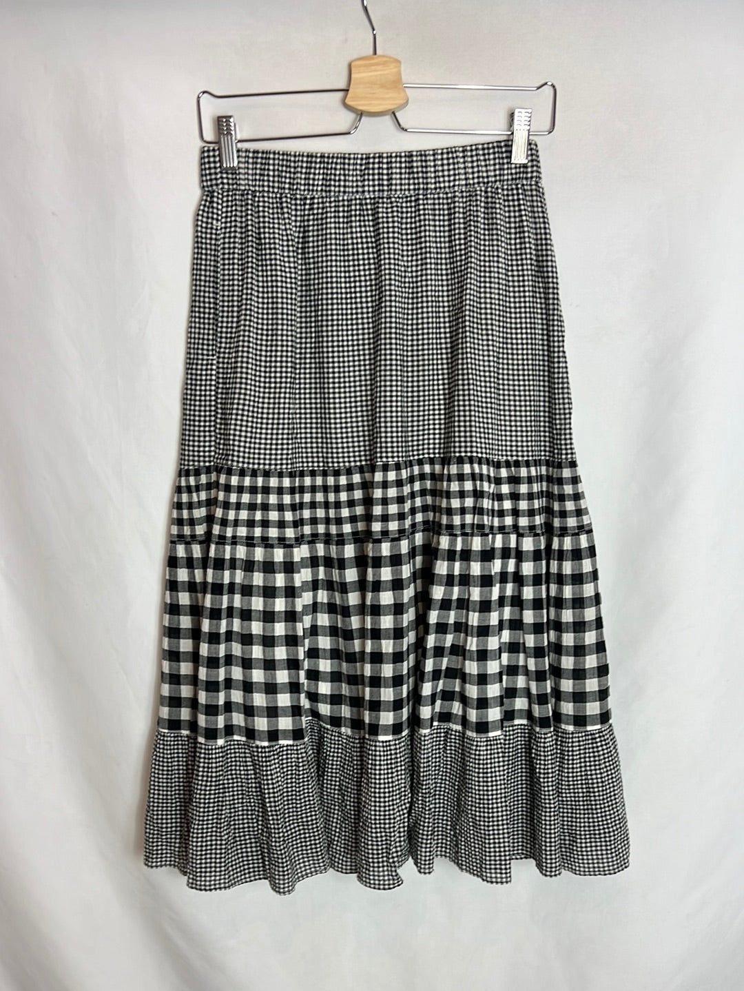 UNIQLO. Falda midi cuadros volante. T S