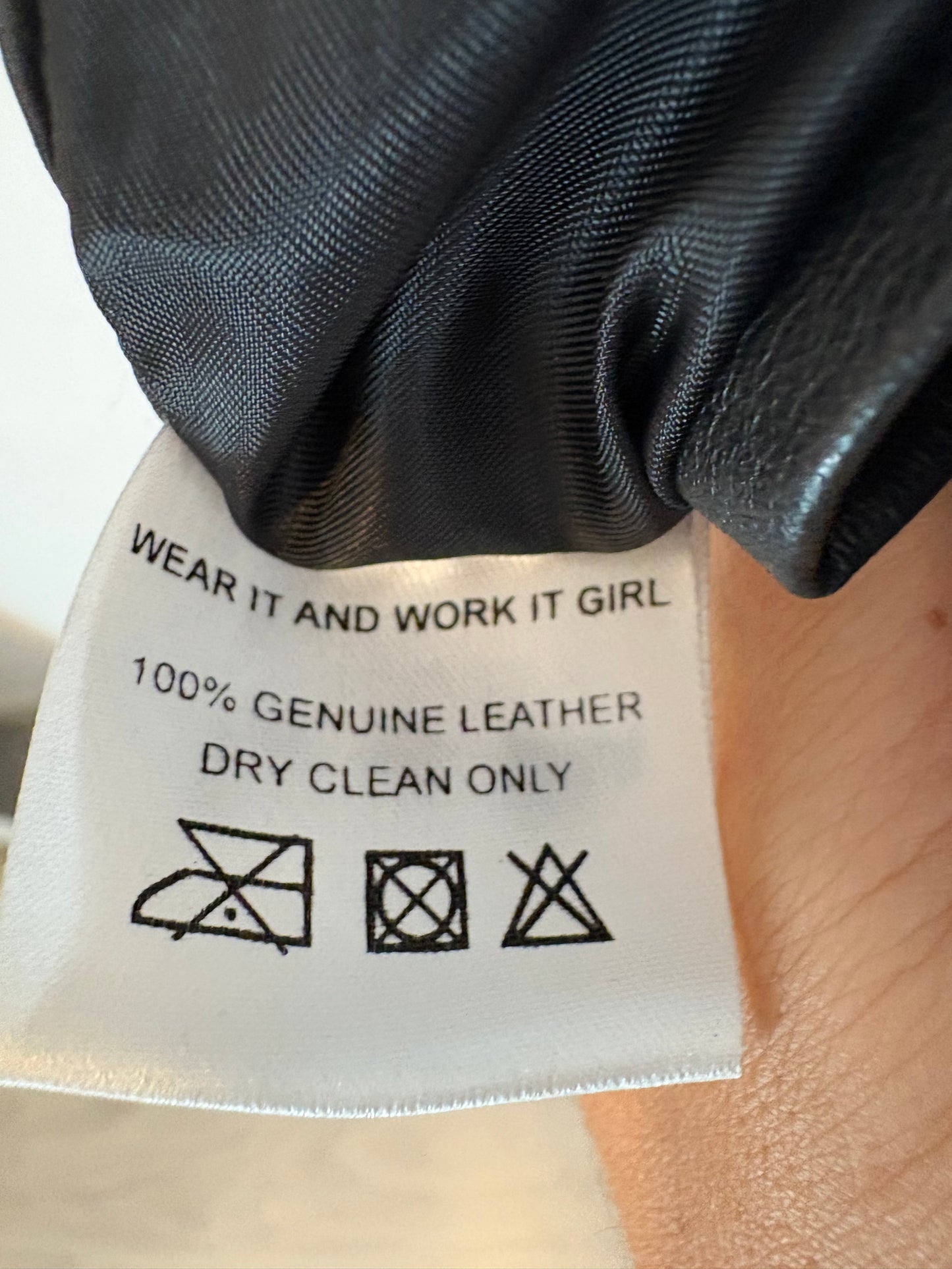 RAT & BOA. Falda corta piel cremallera. T S