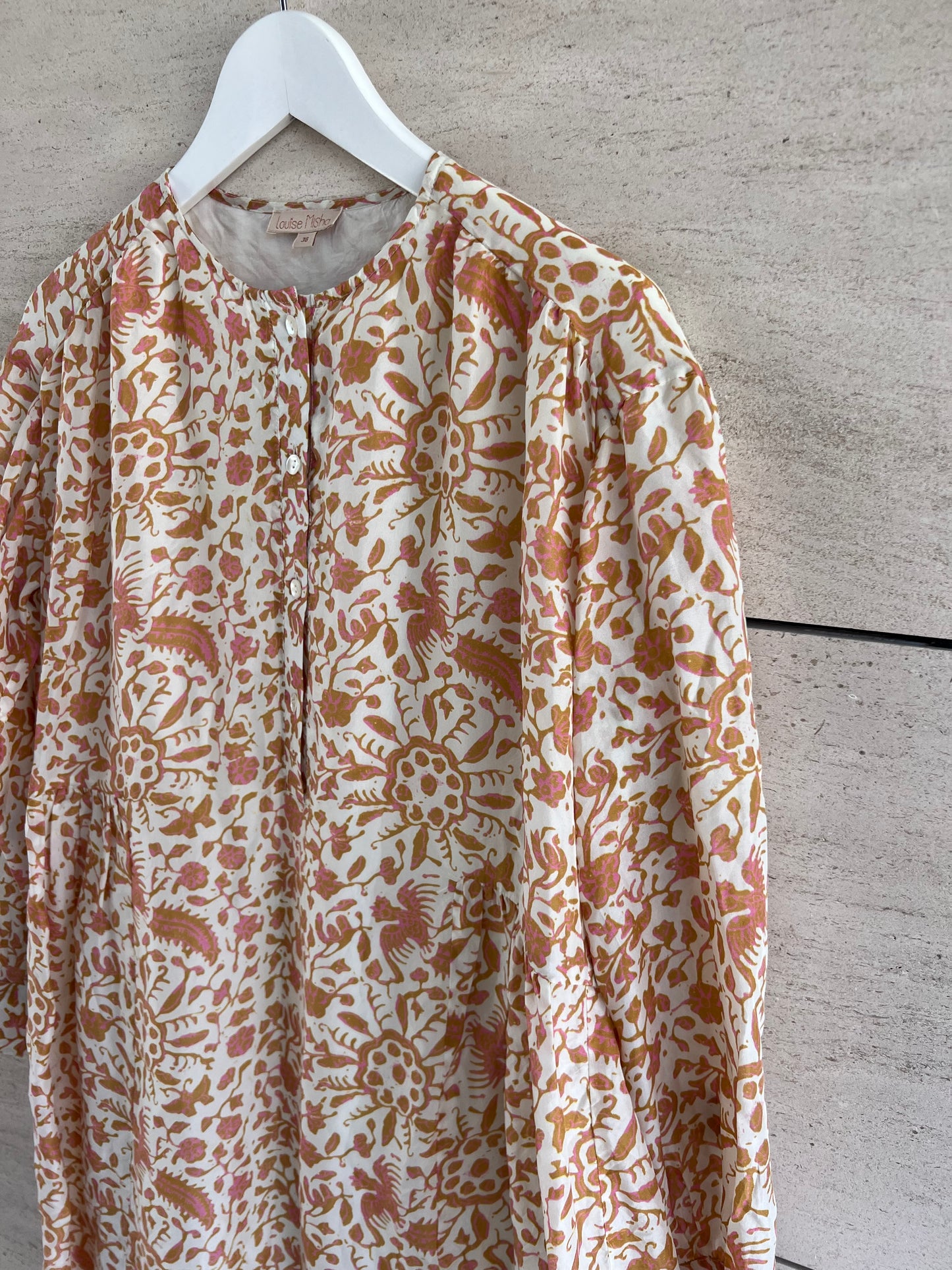 LOUISE MISHA. Vestido beige corto T.36