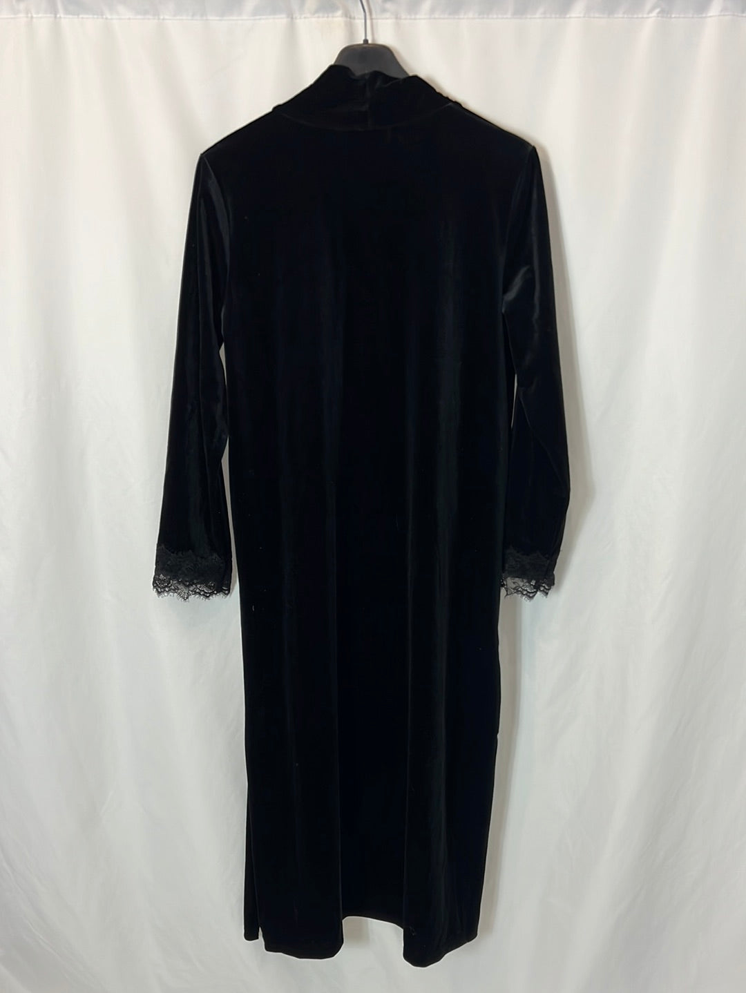 ALGO BONITO. Kimono largo negro encaje Tu(m)