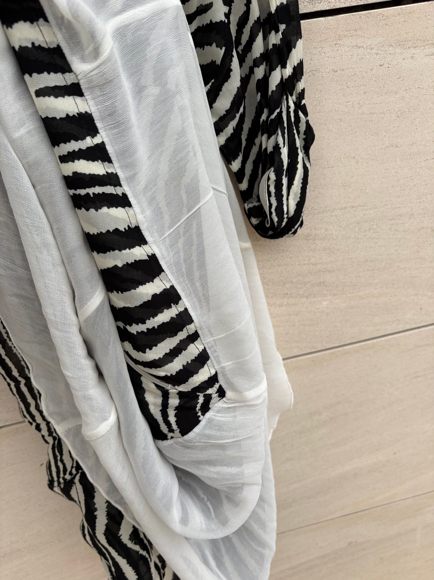 ISABEL MARANT ETOILE. Vestido fluido asimetrías bicolor