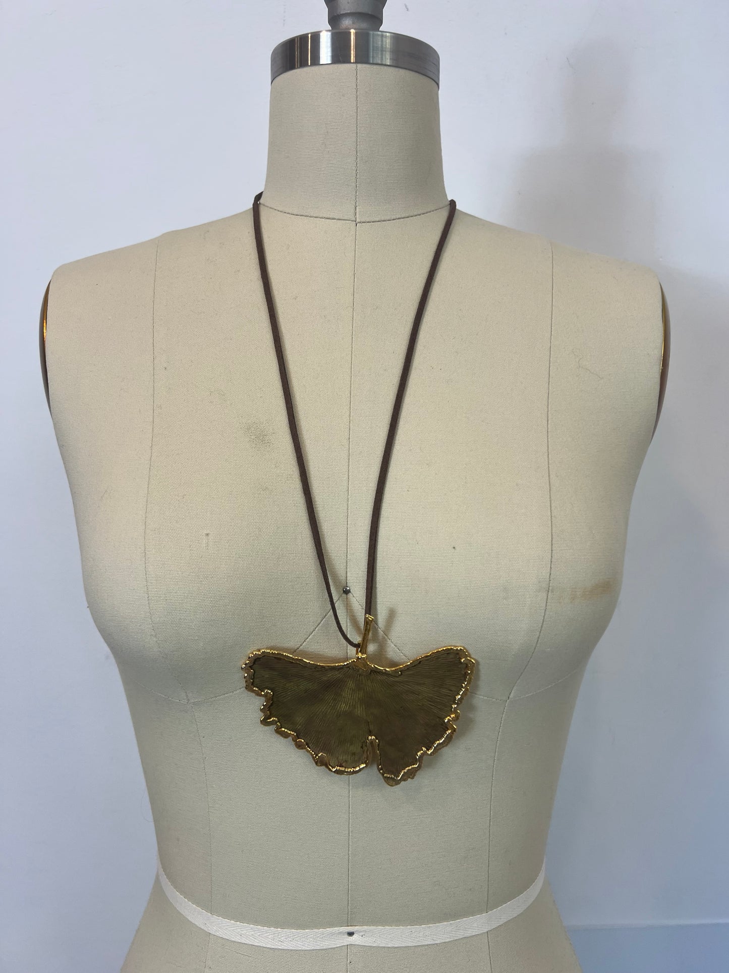 OTHERS. Gold leaf necklace/brooch