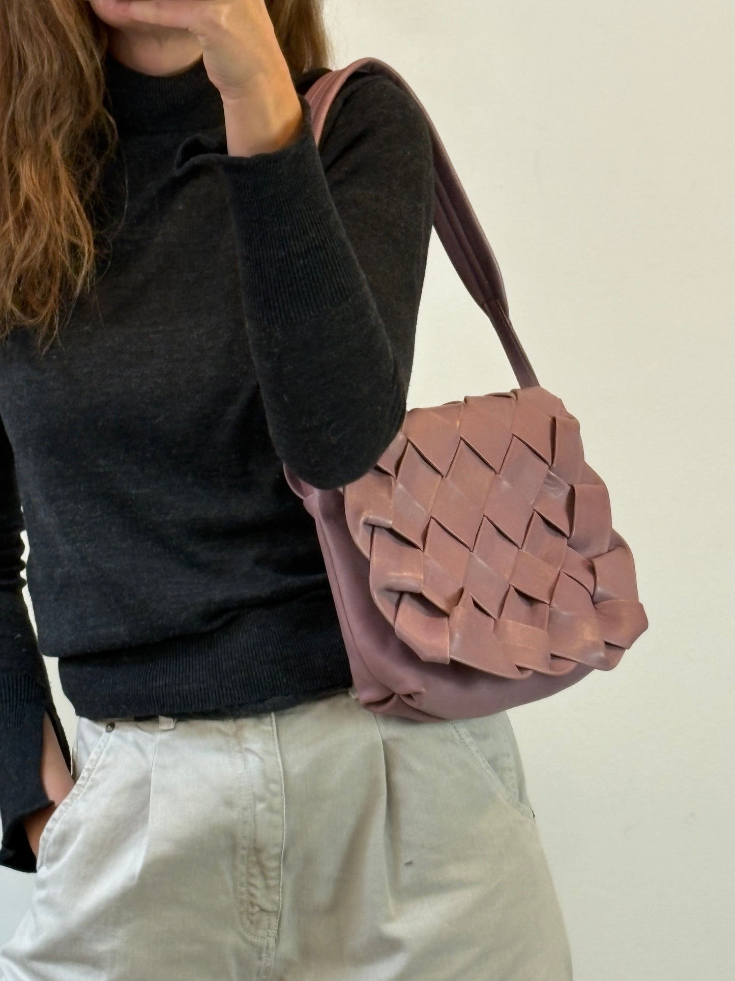 MALABABA. Bolso rosa palo trenzado