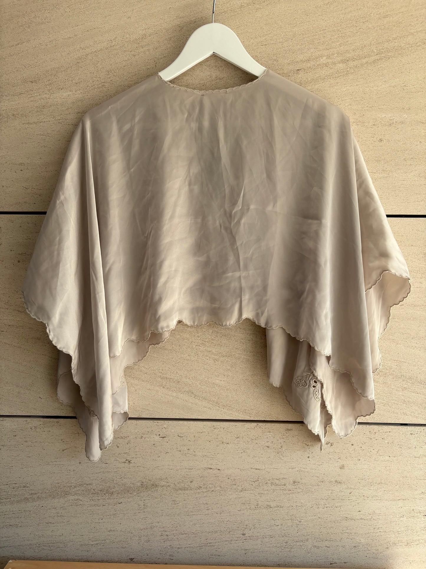 ZARA. Capa fluida bordados. T XS-S