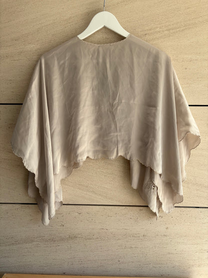 ZARA. Capa fluida bordados. T XS-S