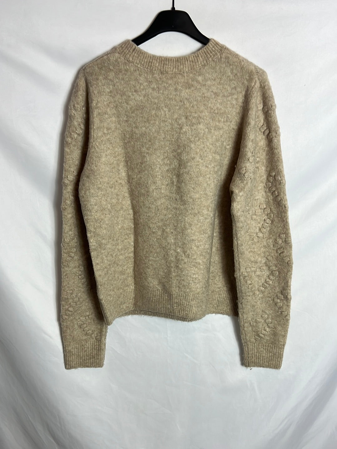 H&M. Jersey beige detalles relieve. T XS