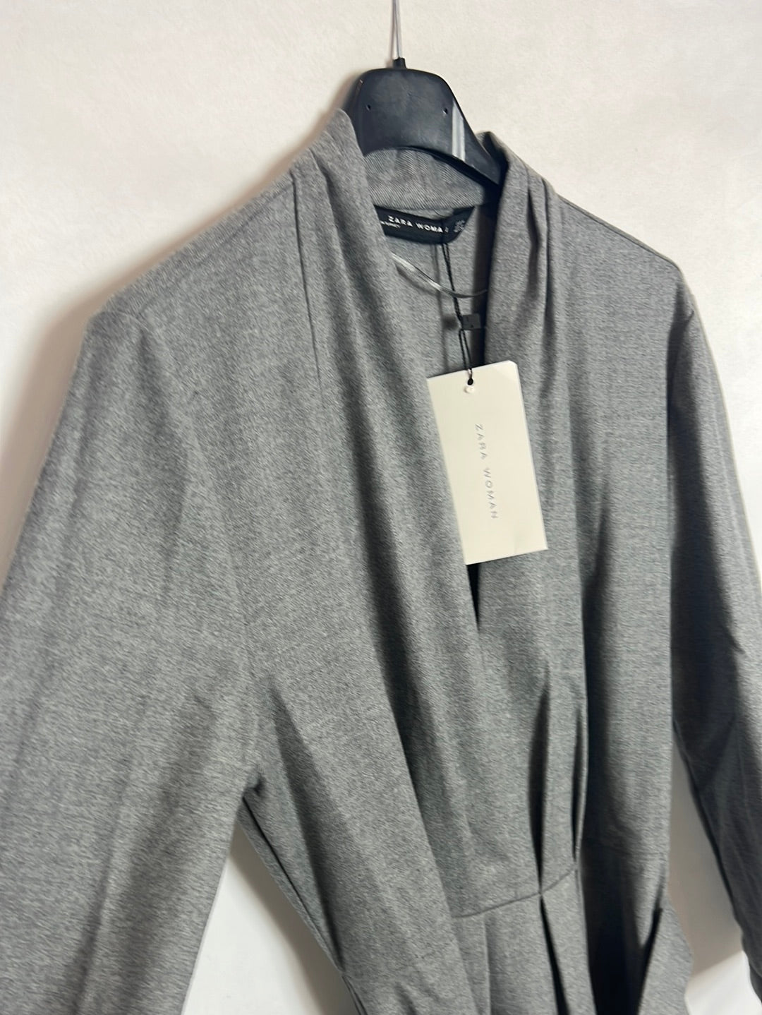 ZARA. Textured gray midi dress. TM