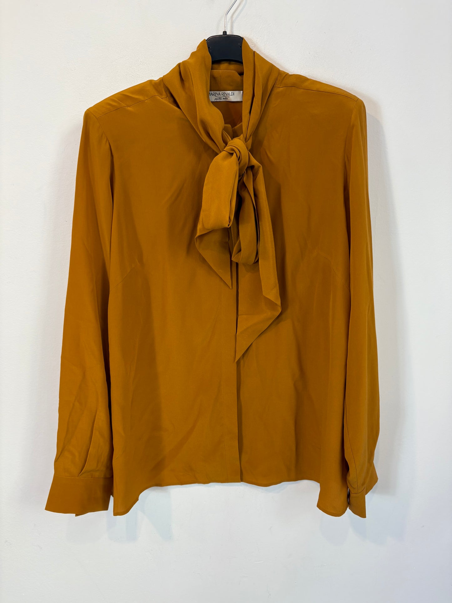 MARINA RINALDI. Blusa seda camel. T 25 (XXL)