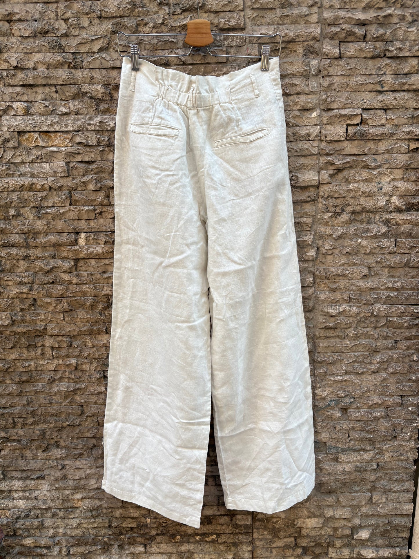 MANGO. Pantalón blanco lino. T S