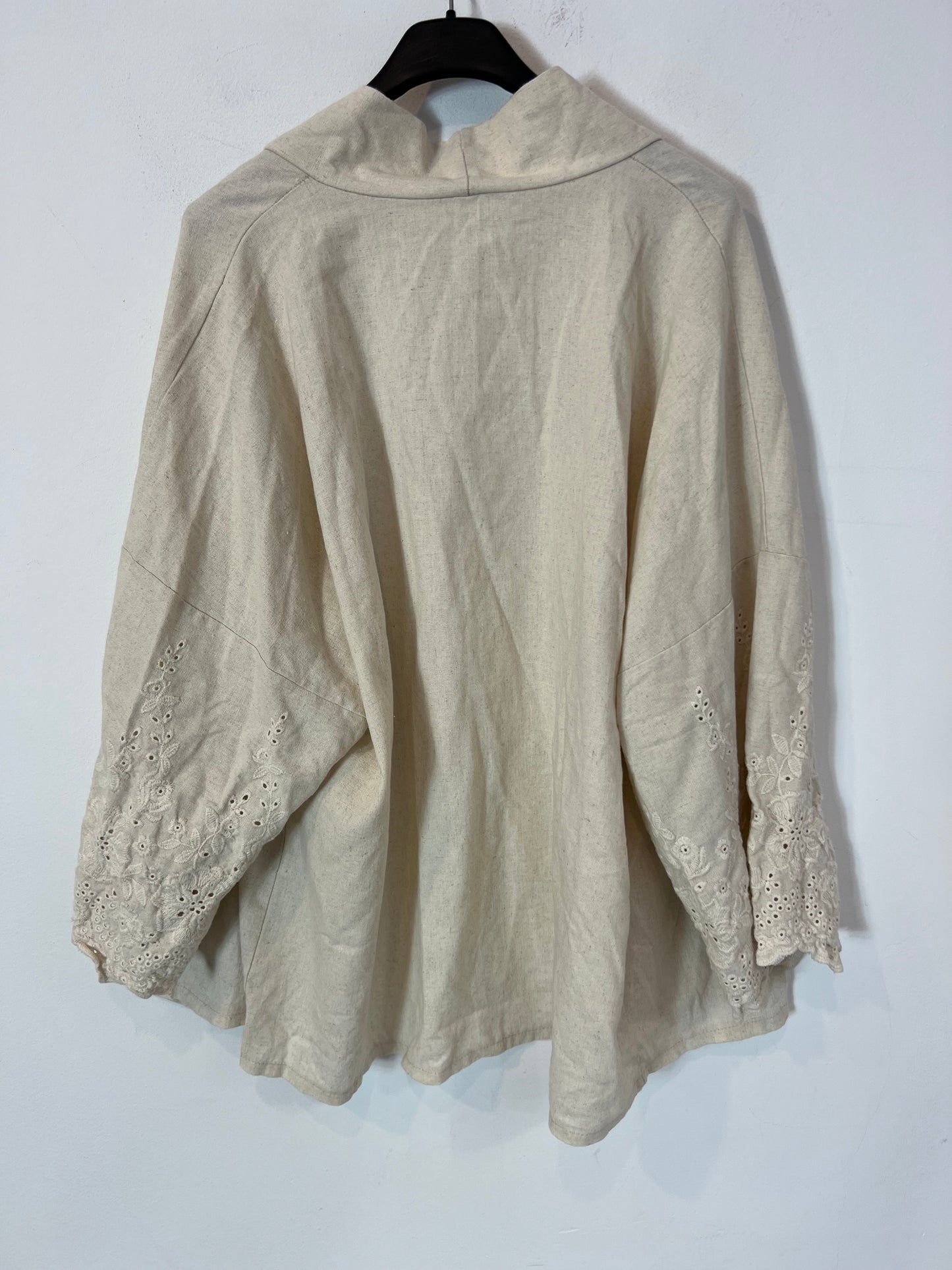SENSE. Kimono beige detalles troquelado  Tu(s/m)