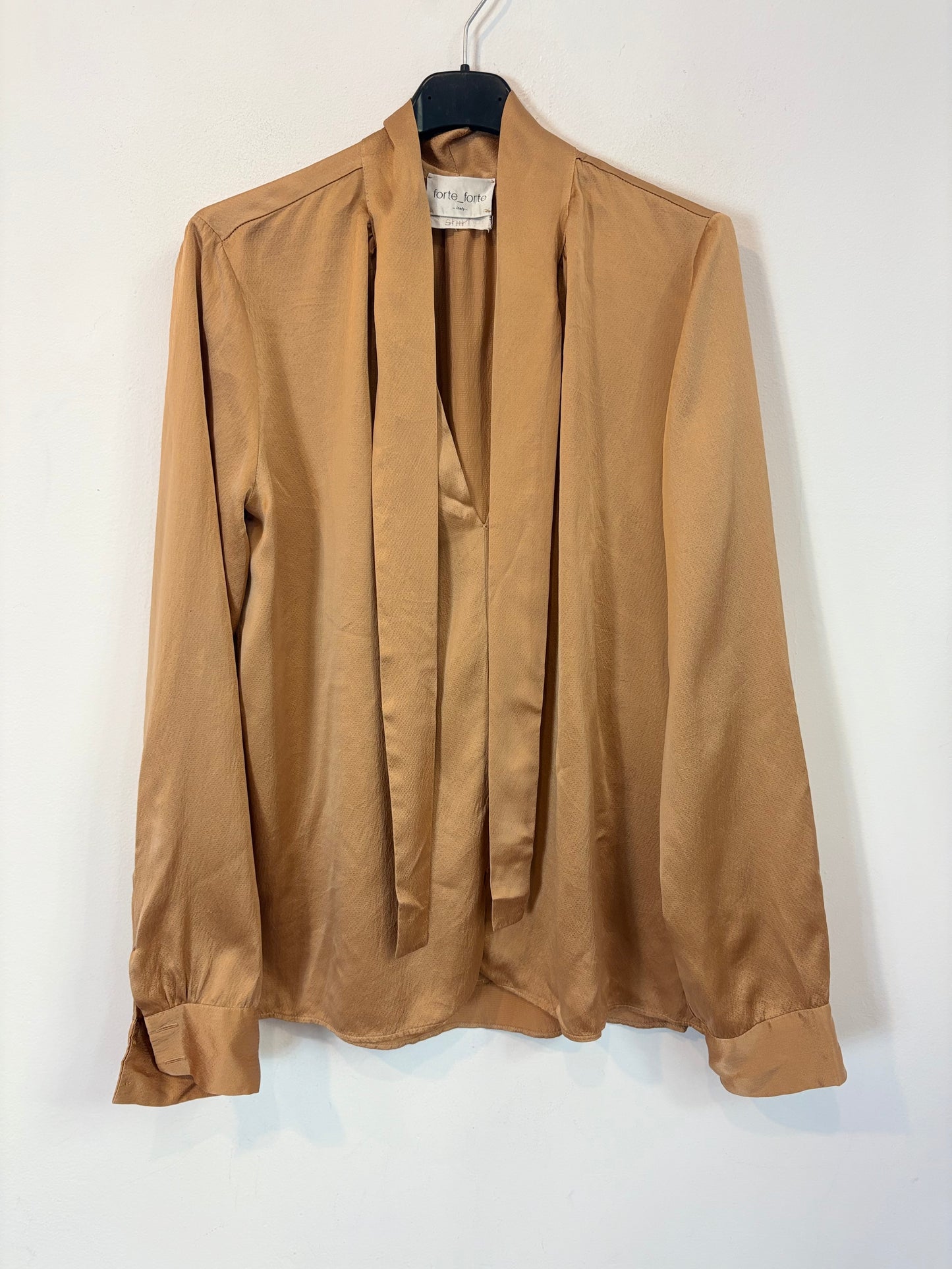 FORTE FORTE. Bowed silk blouse. TS/M