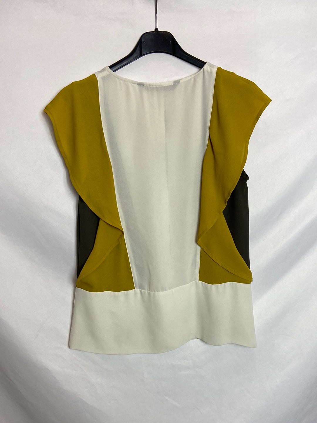 ZARA. Blusa blanca detalles en verde. T.xs