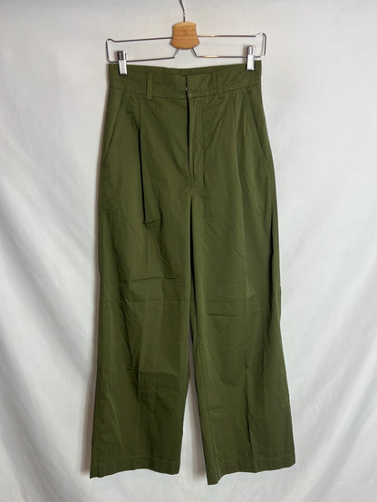 MASSIMO DUTTI. Pantalón verde pata ancha textura. T 34