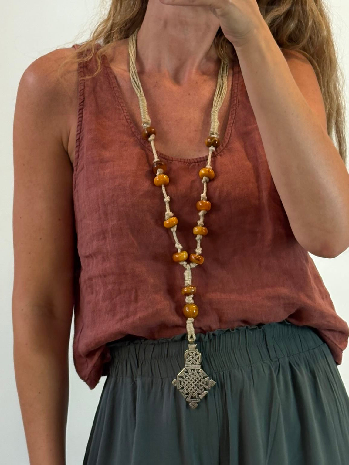 Collar cuerda y colgante